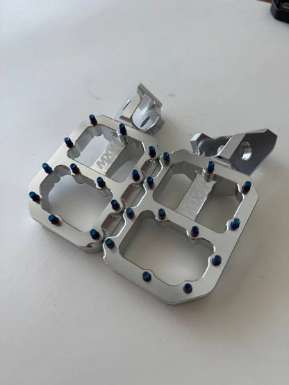 Wide Pegs