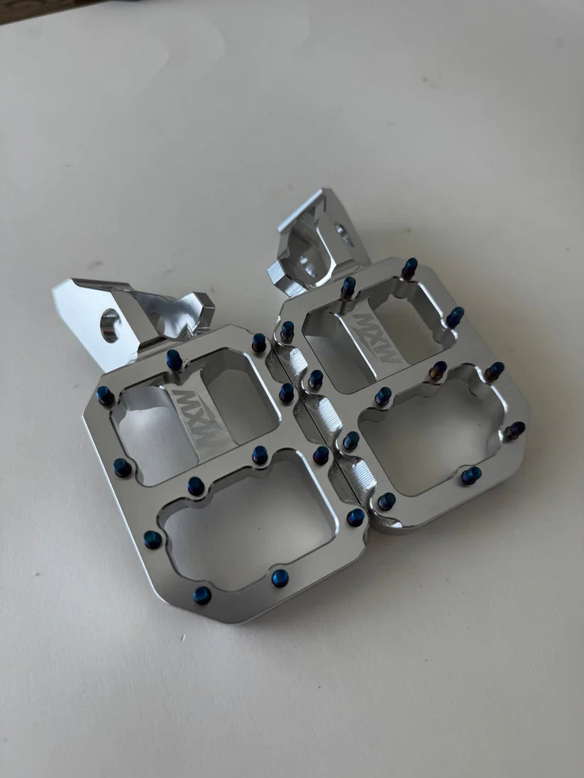 Wide Pegs