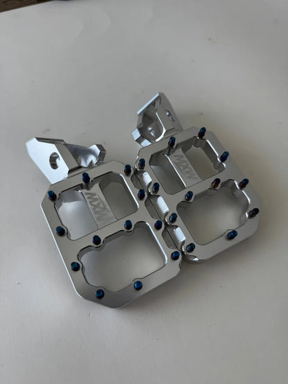Wide Pegs